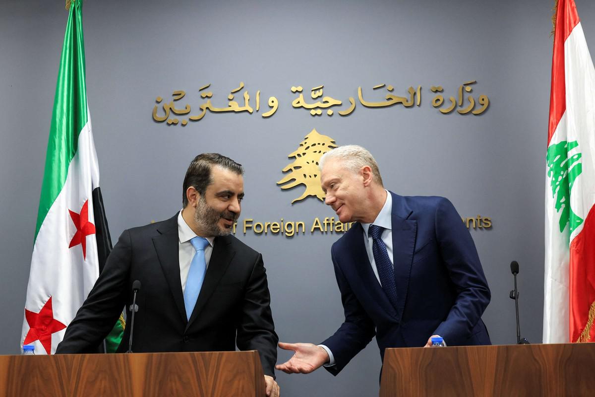 جهود من الحكومة السورية لتسليم ضباط النظم السابق