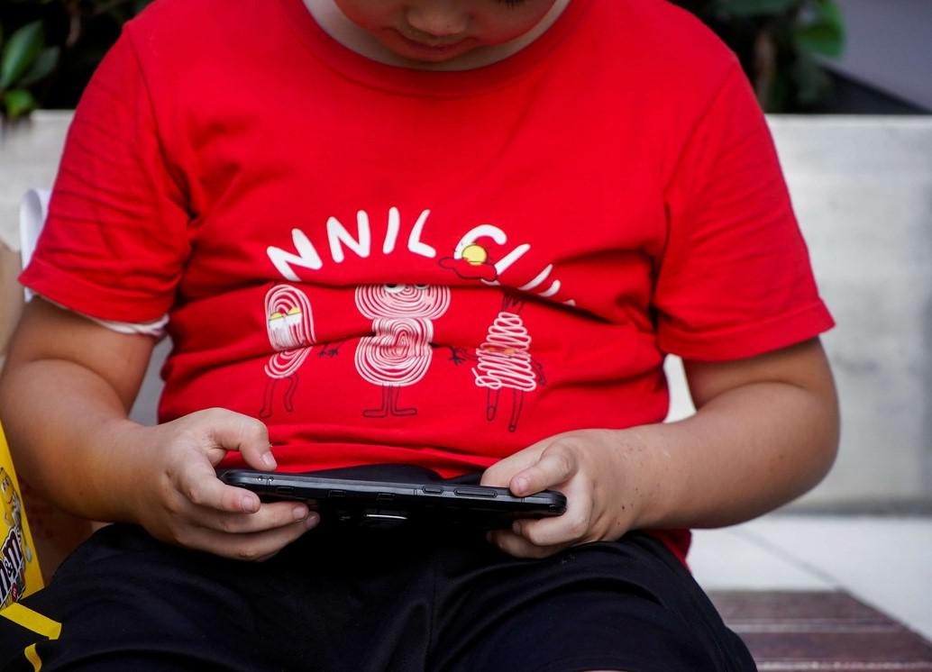 مصر تريد حماية أطفالها من الادمان الرقمي