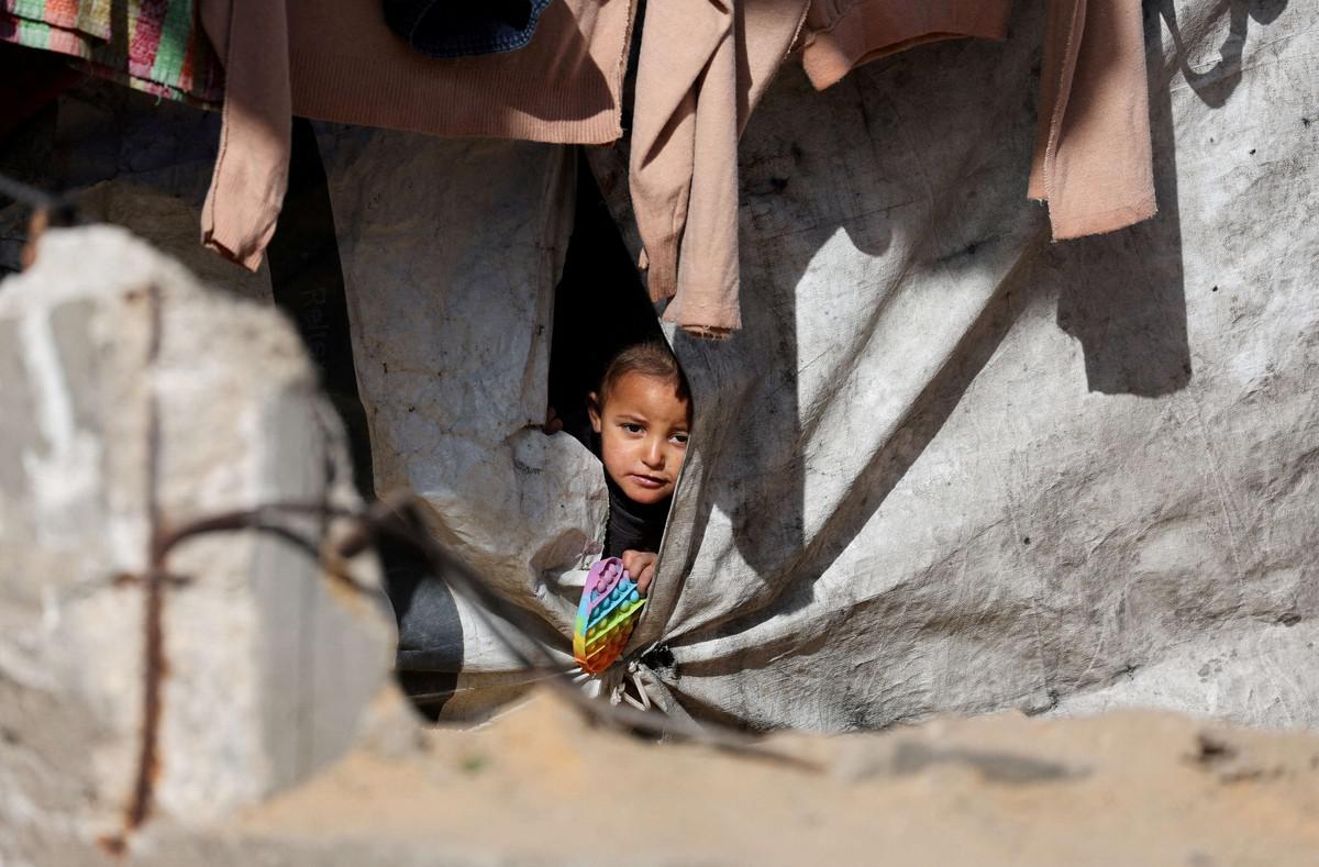 أهالي غزة في انتظار انفراجة طال انتظارها