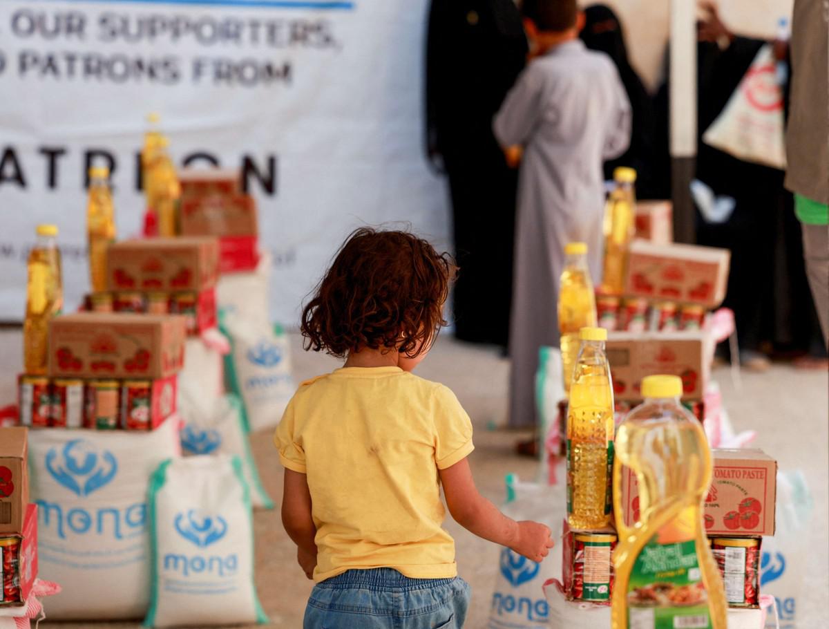 اليمنيون يدفعون ثمن التضييق الحوثي على العمل الإغاثي 