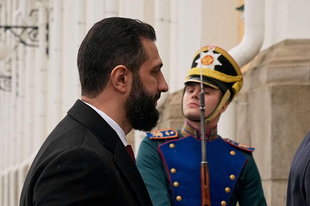 الشرع يسعى لتوازن في العلاقات مع روسيا والغرب