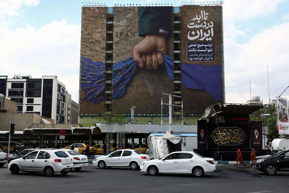 معلقة ايرانية تظهر احكام طهران قبضتها على هرمز