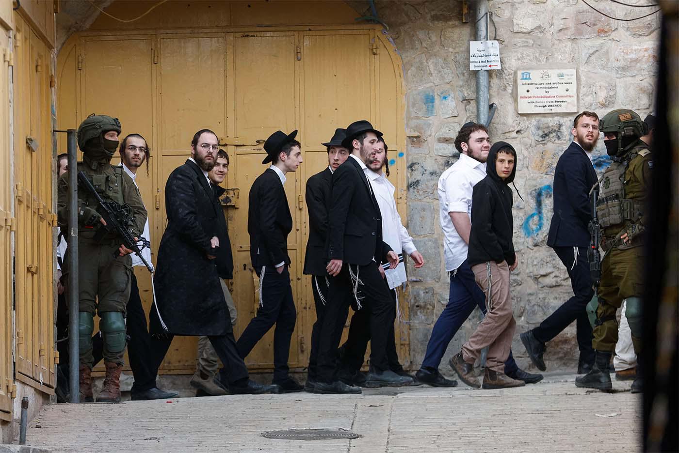 The settler population now numbers more than 700,000 and is growing rapidly