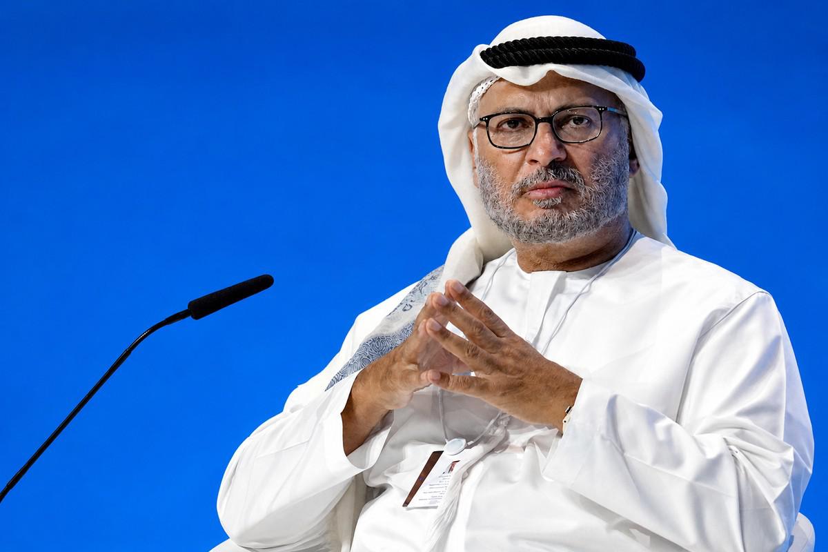 أنور قرقاش