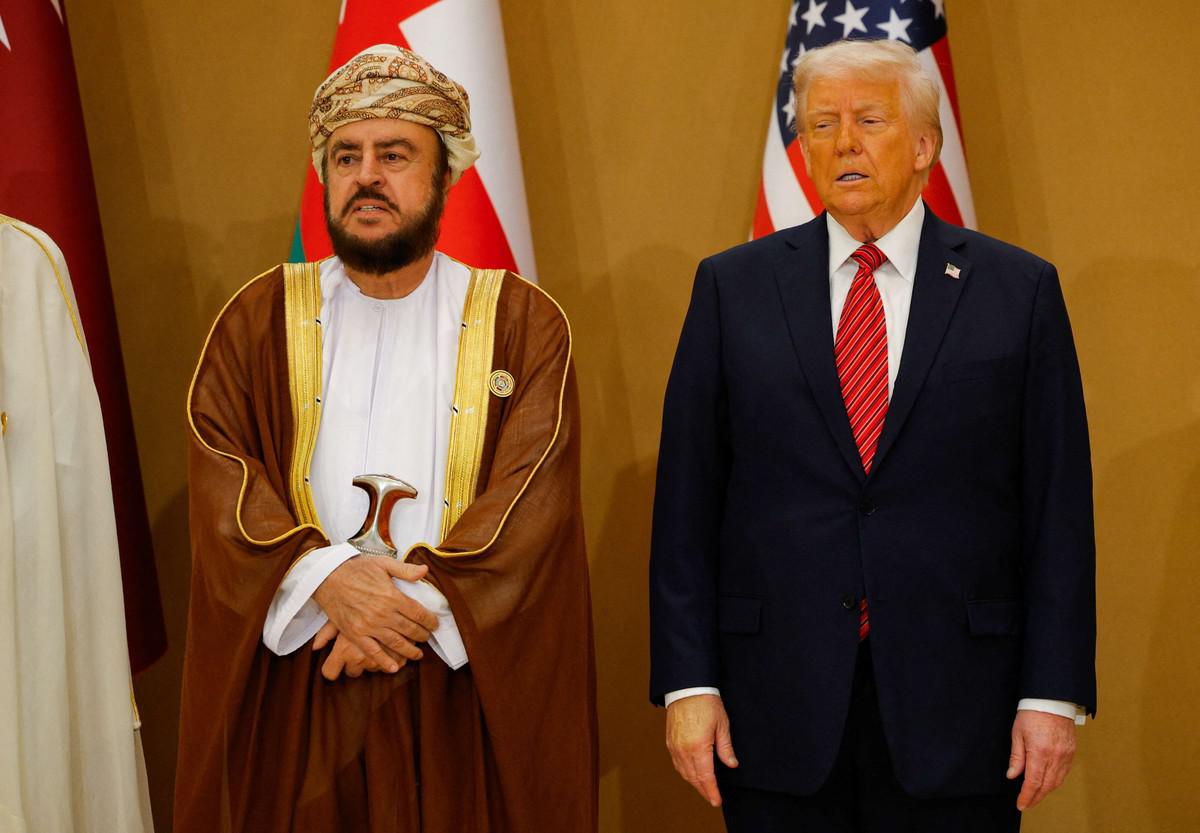 ترامب مع وزير خارجية سلطنة عمان