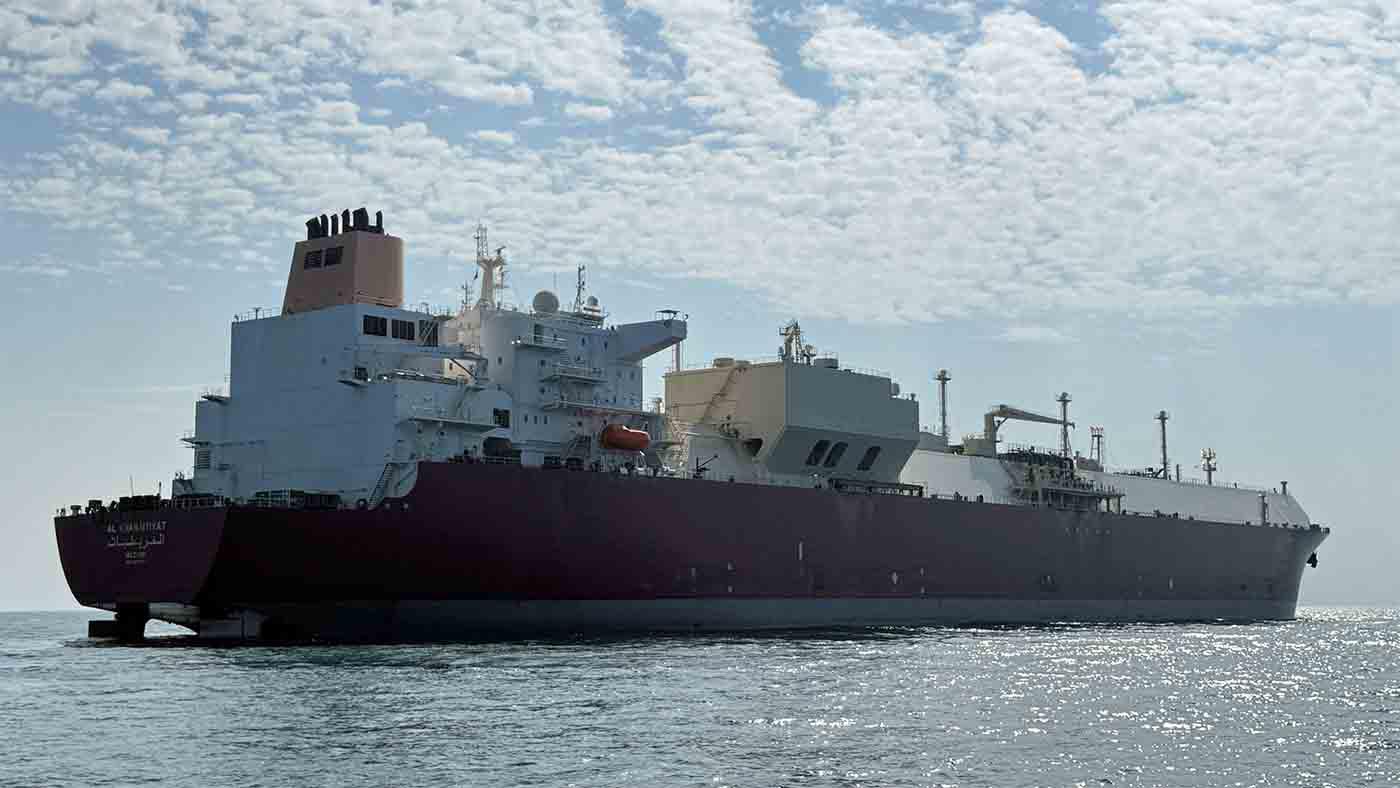 LNG tanker Al Kharaitiyat started crossing Hormuz via the Iranian-approved northern route 