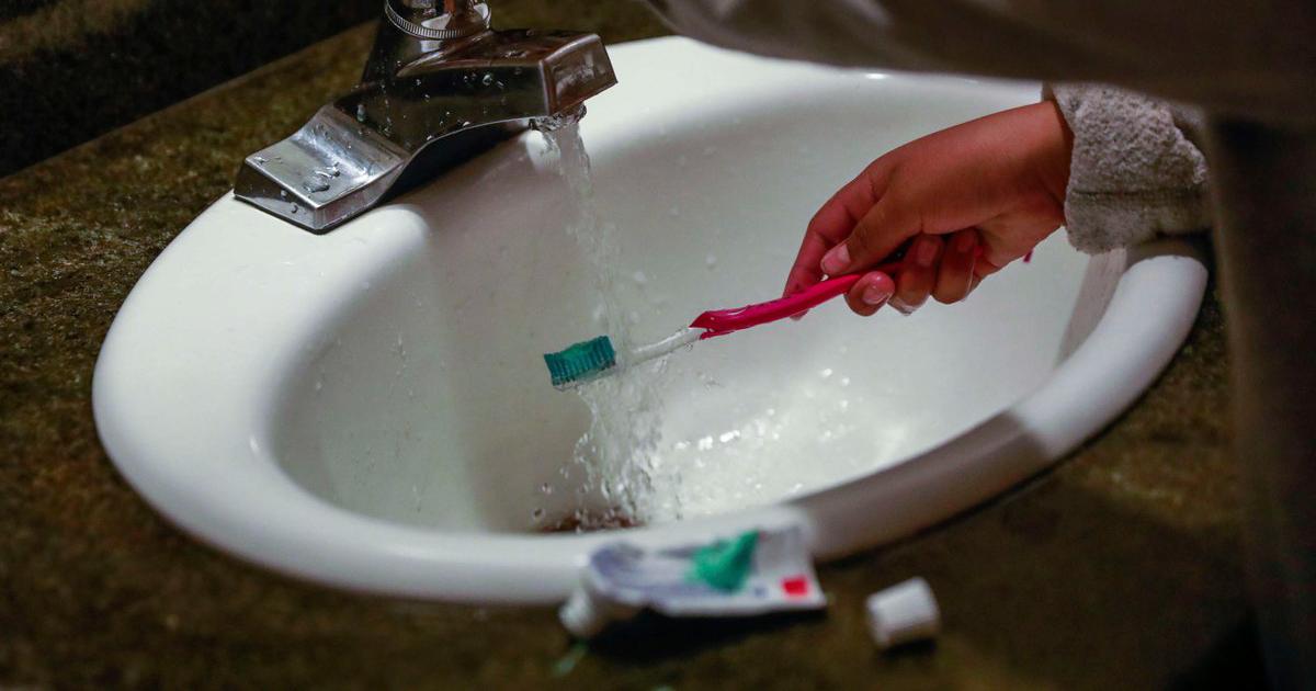 Learn about the worst and most common habit while brushing your teeth