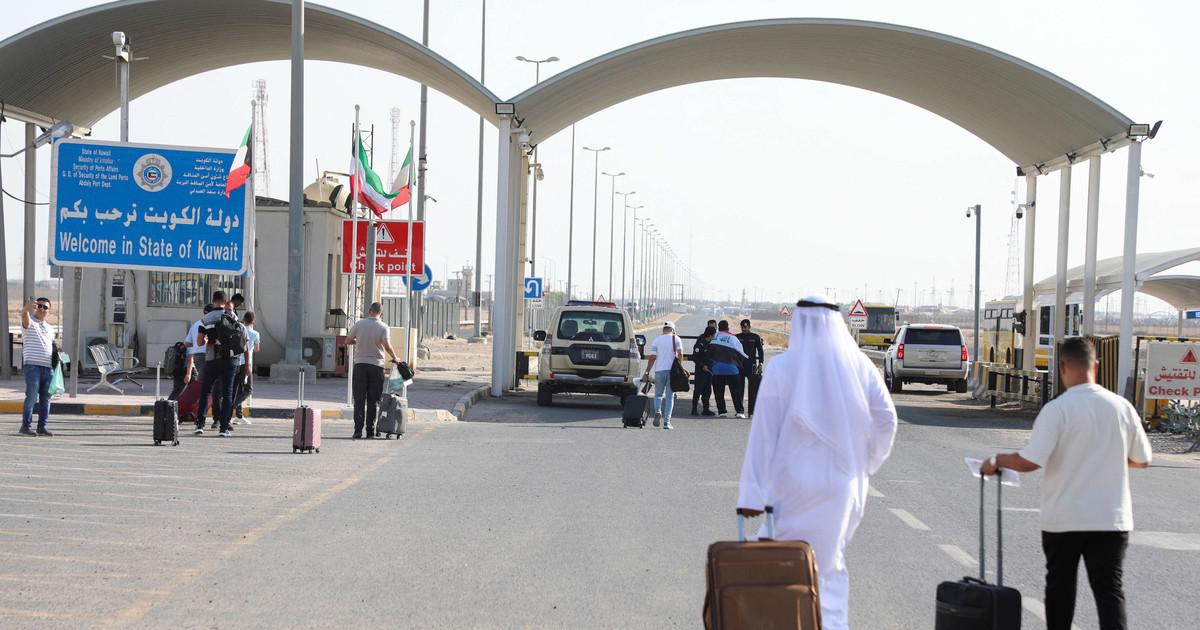 الصالح نيوز : 
  قانون كويتي ينظم شؤون الأجانب لمنع الاتجار بالإقامة
