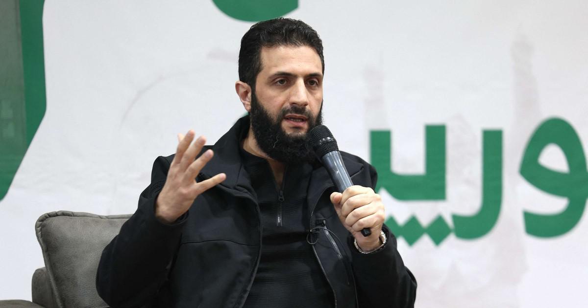 الصالح نيوز : 
  الجولاني ينزع عمامة التطرف في تسويق براغماتي لقائد معتدل
