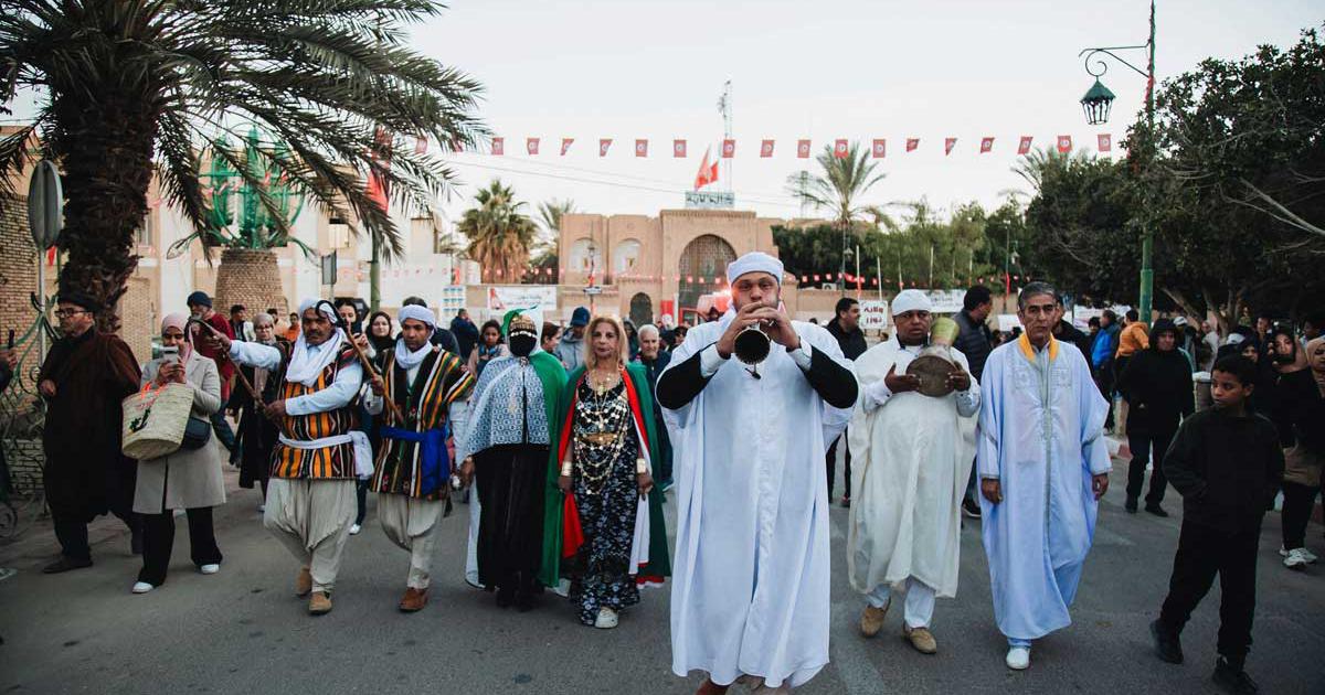 الصالح نيوز : 
  المهرجان الدولي للواحات بتوزر يحتفي بأبوالقاسم الشابي
