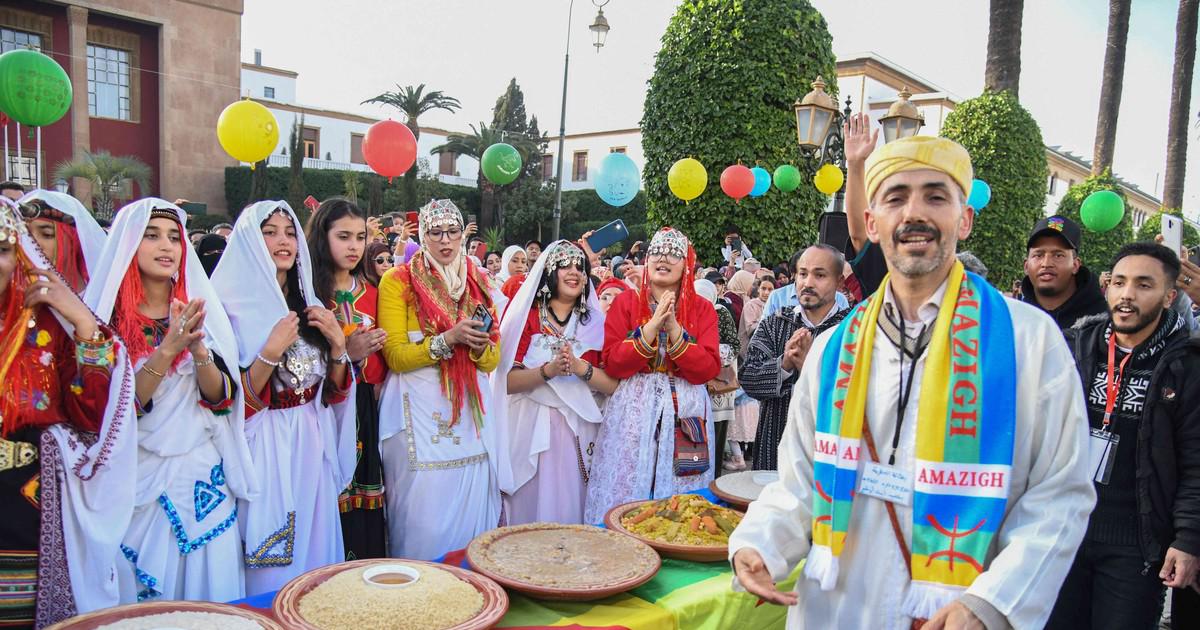 الصالح نيوز : 
  المغرب يحتفي بالتنوع في رأس السنة الأمازيغية
